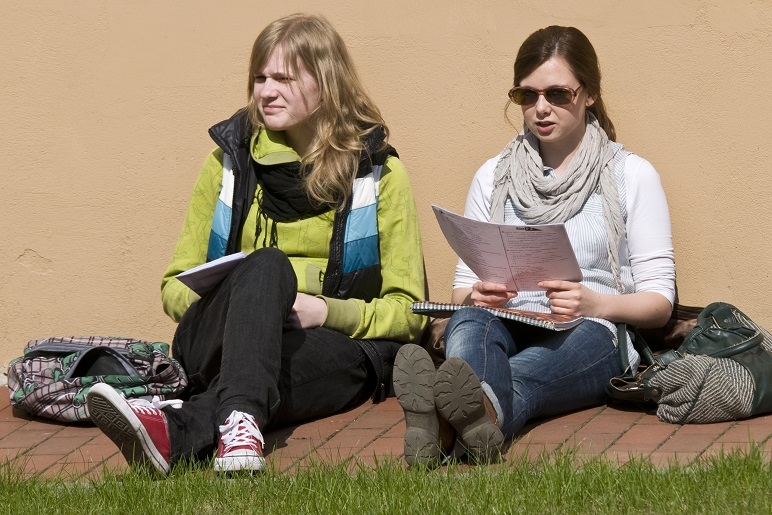 National Student Fee and Support Systems in European Higher Education – 2017/18