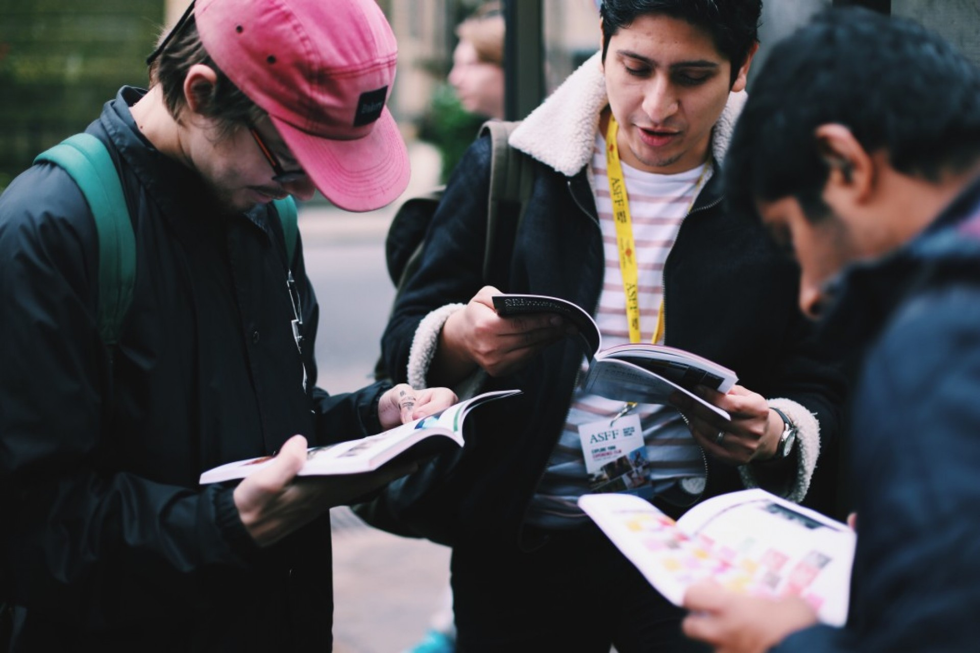 The labour market integration of migrants and refugees: career guidance and the newly arrived